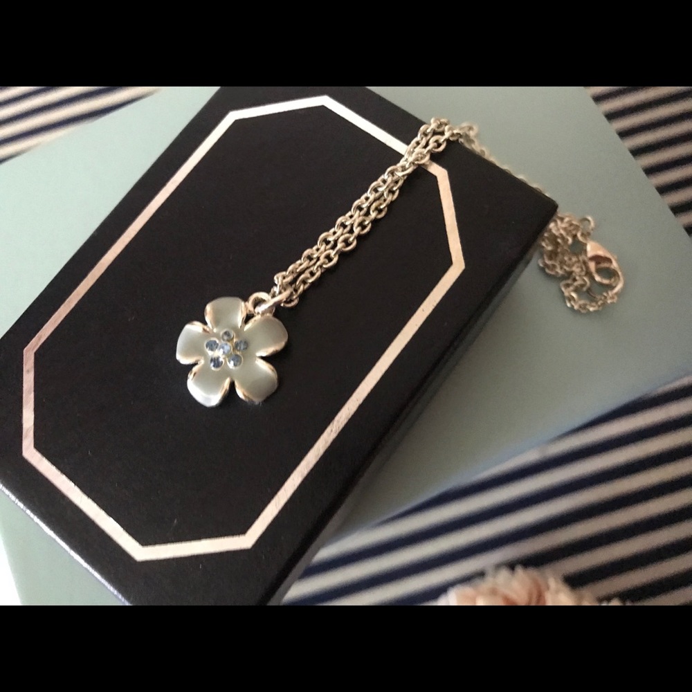 LAKO KULA Hawaiian flower 🌺 🌸 necklace in Tiffany Blue
